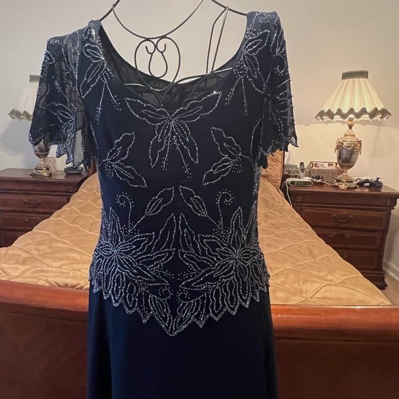 ✅J Kara Navy and Silver Embellished Beaded Maxi A lined gown - Picture 3 of 6